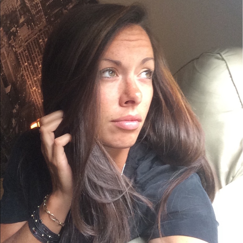 Meet your Posher, Hayley